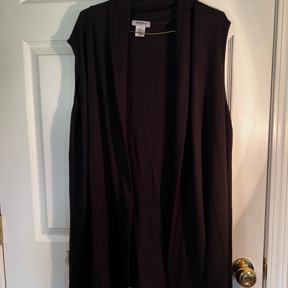 StitchWürks Los Angeles Black Sleeveless Open-Front Cardigan
